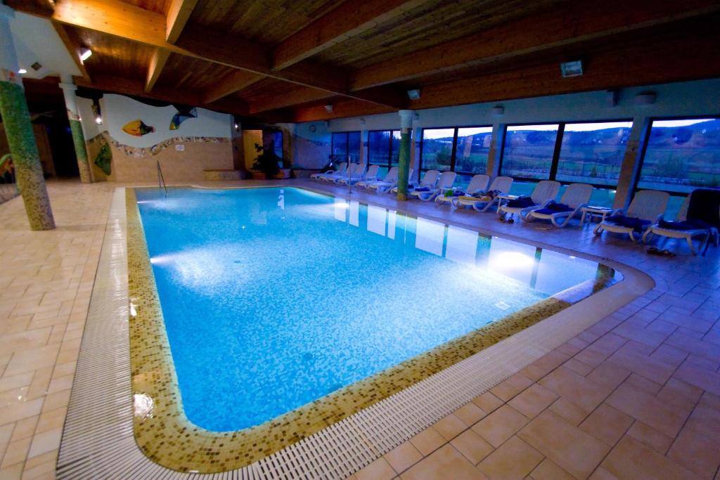 Hetkuti Wellness Hotel Es Lovaspark Mór Exterior foto